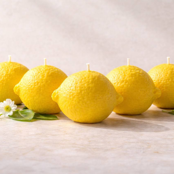Leman Candle - Candela a Forma di Limone Profumata allo Yuzu