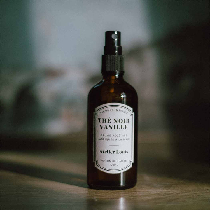 Atelier Louis - Spray Vegetale per Ambiente Tè Nero e Vaniglia
