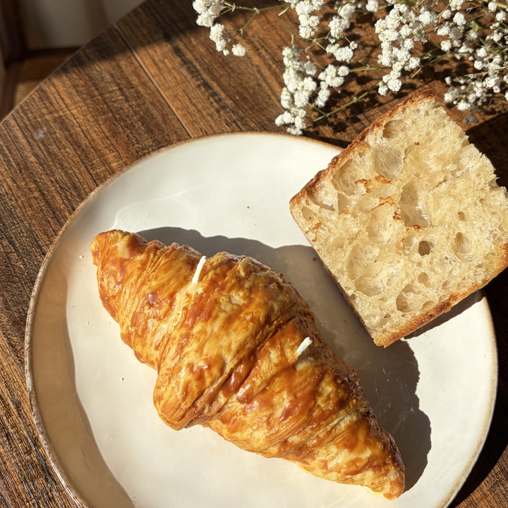 Leman Candle - Candela a Forma di Croissant Aromatizzata al "Profumo di Pasticceria"