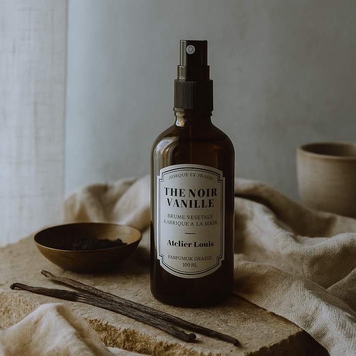 Atelier Louis - Spray Vegetale per Ambiente Tè Nero e Vaniglia